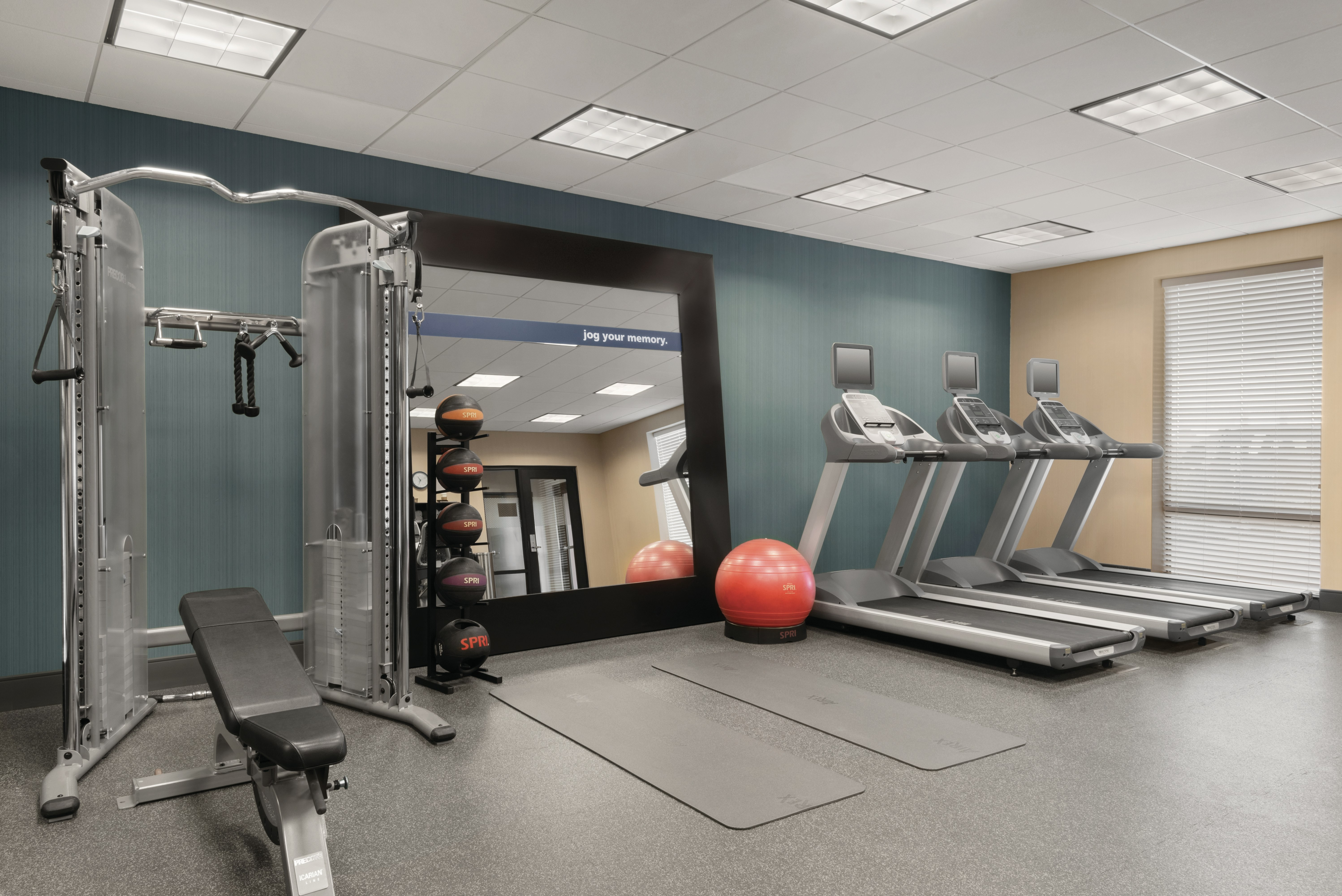Hampton Inn Suites Mishawaka S Bend At Heritage Square In 33/61
