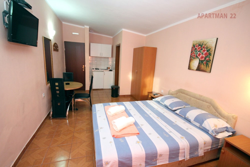 Apartments Kojic 10/75