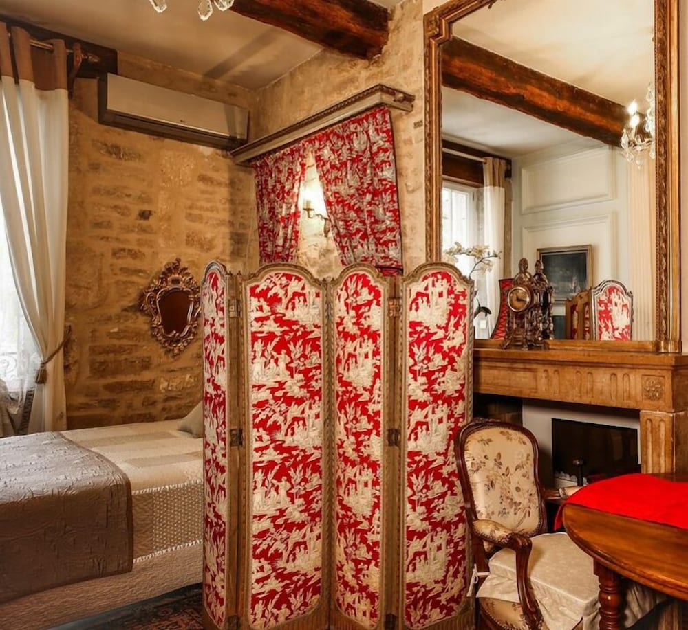 Le Petit Tertre - Chambres D'hotes 52/65