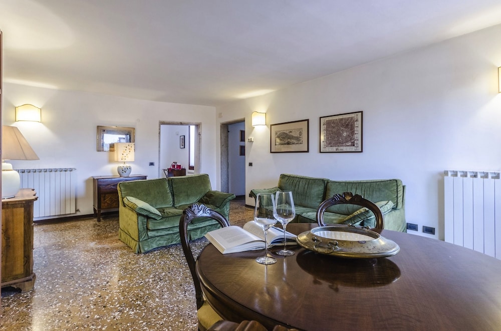 Maurizio House 14/19