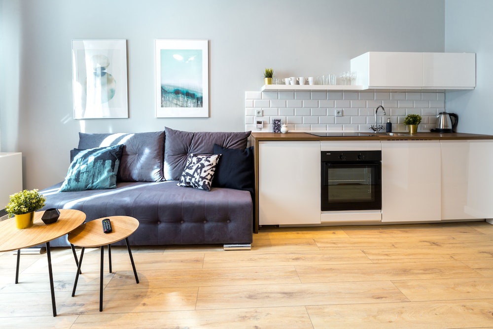 FriendHouse Apartments 30/50
