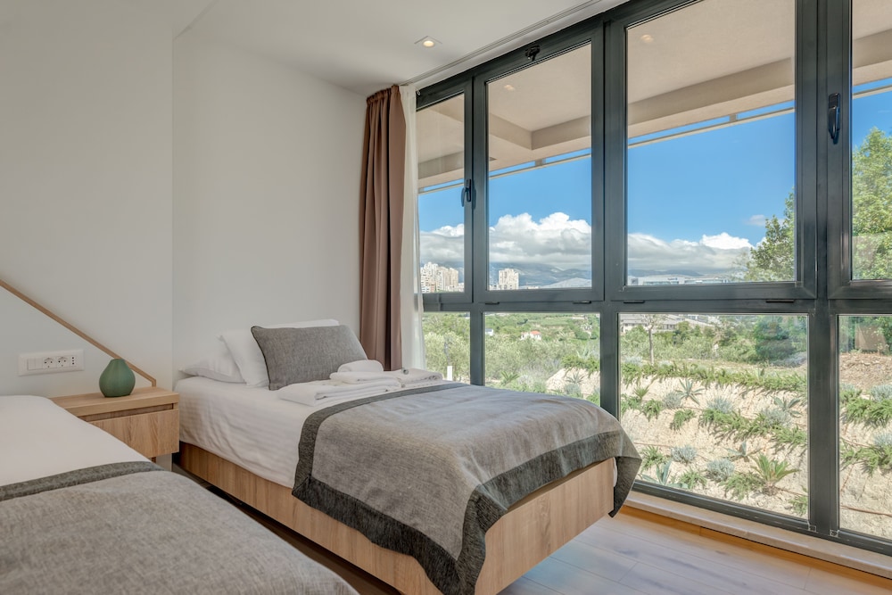 Superior, Triple, 1 King and 1 Single Beds