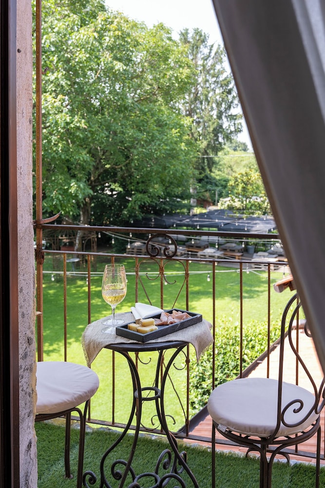 Hotel Tenimento Al Castello 36/50