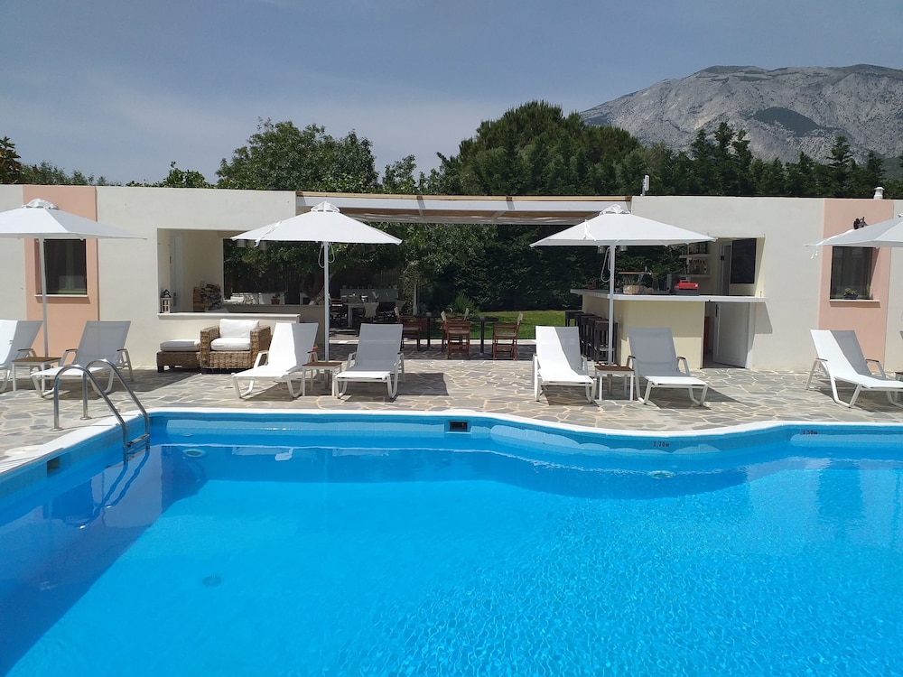 Aphrodite Samos Superior Studios & Apartments in SAMOS