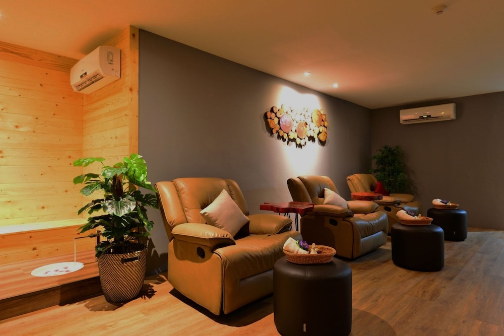 Le Resort 48/73
