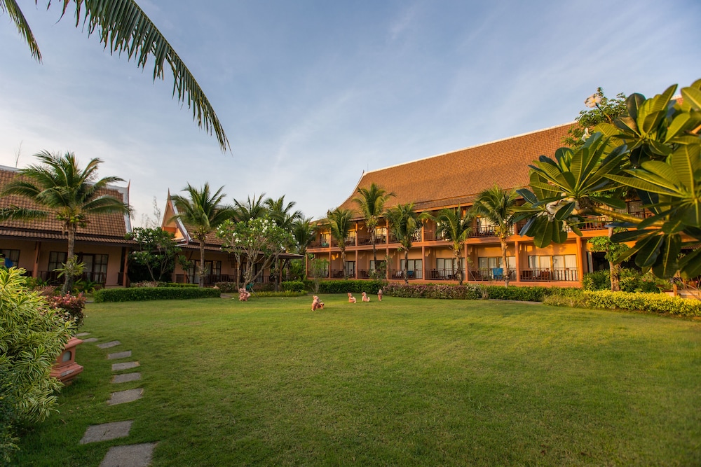 LANTA CASUARINA BEACH RESORT 52/59