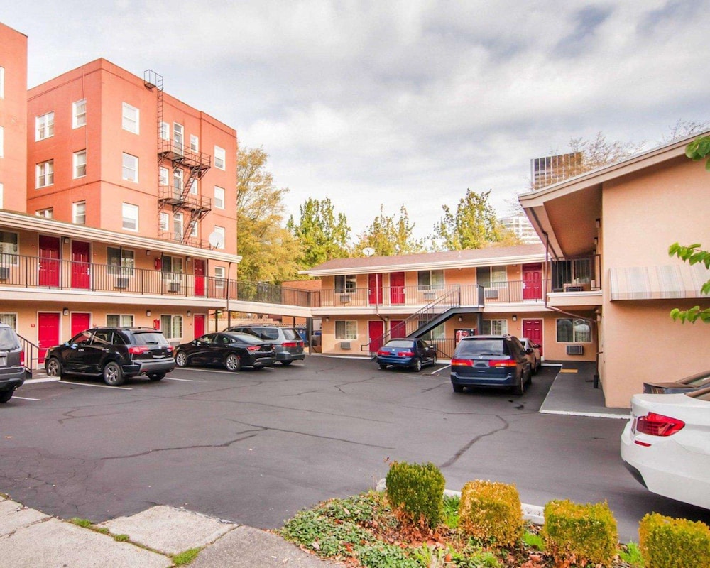 Econo Lodge Portland Downtown, OR 10/12