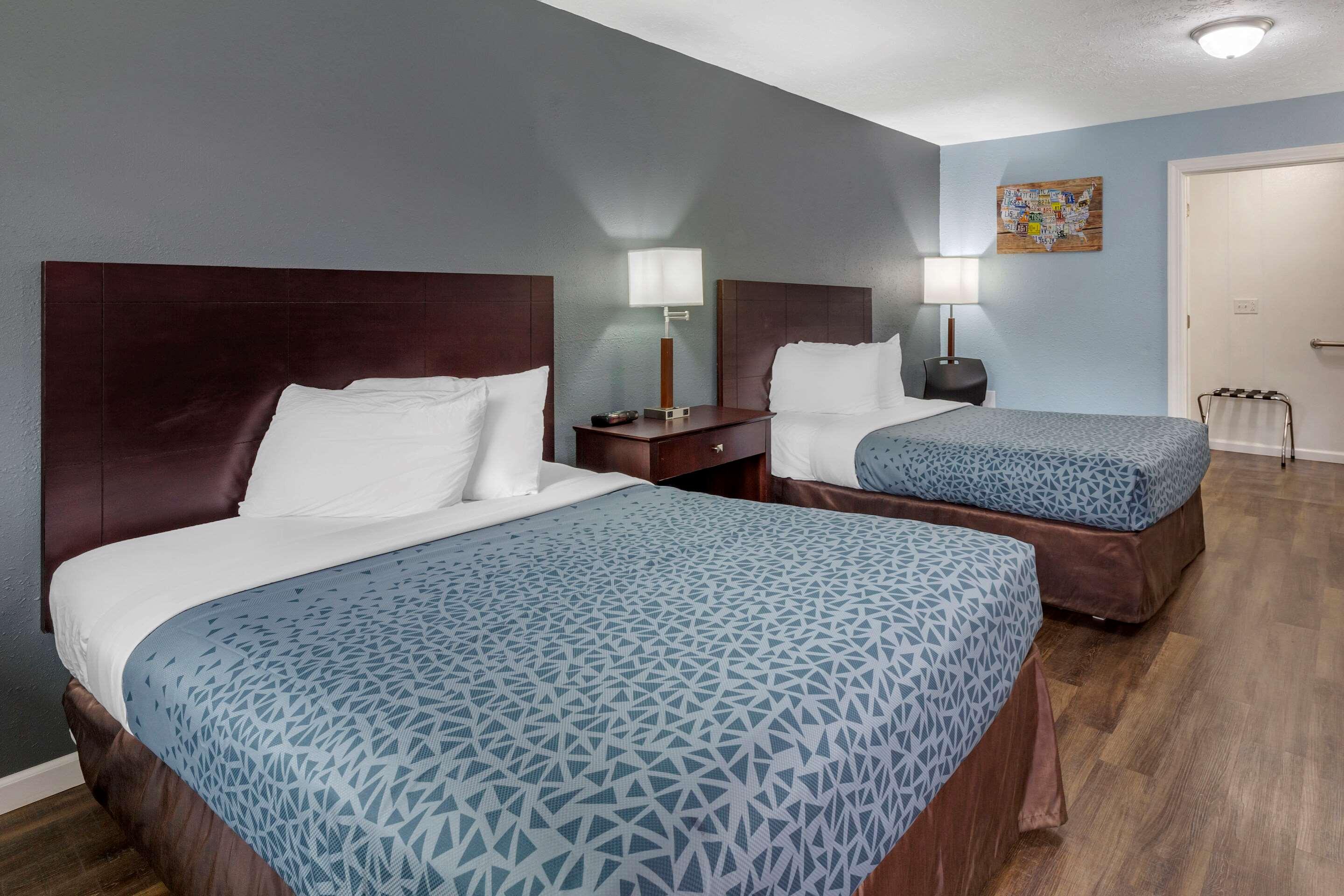 UPGRADE, EFFICIENCY, 2 DOUBLE BEDS