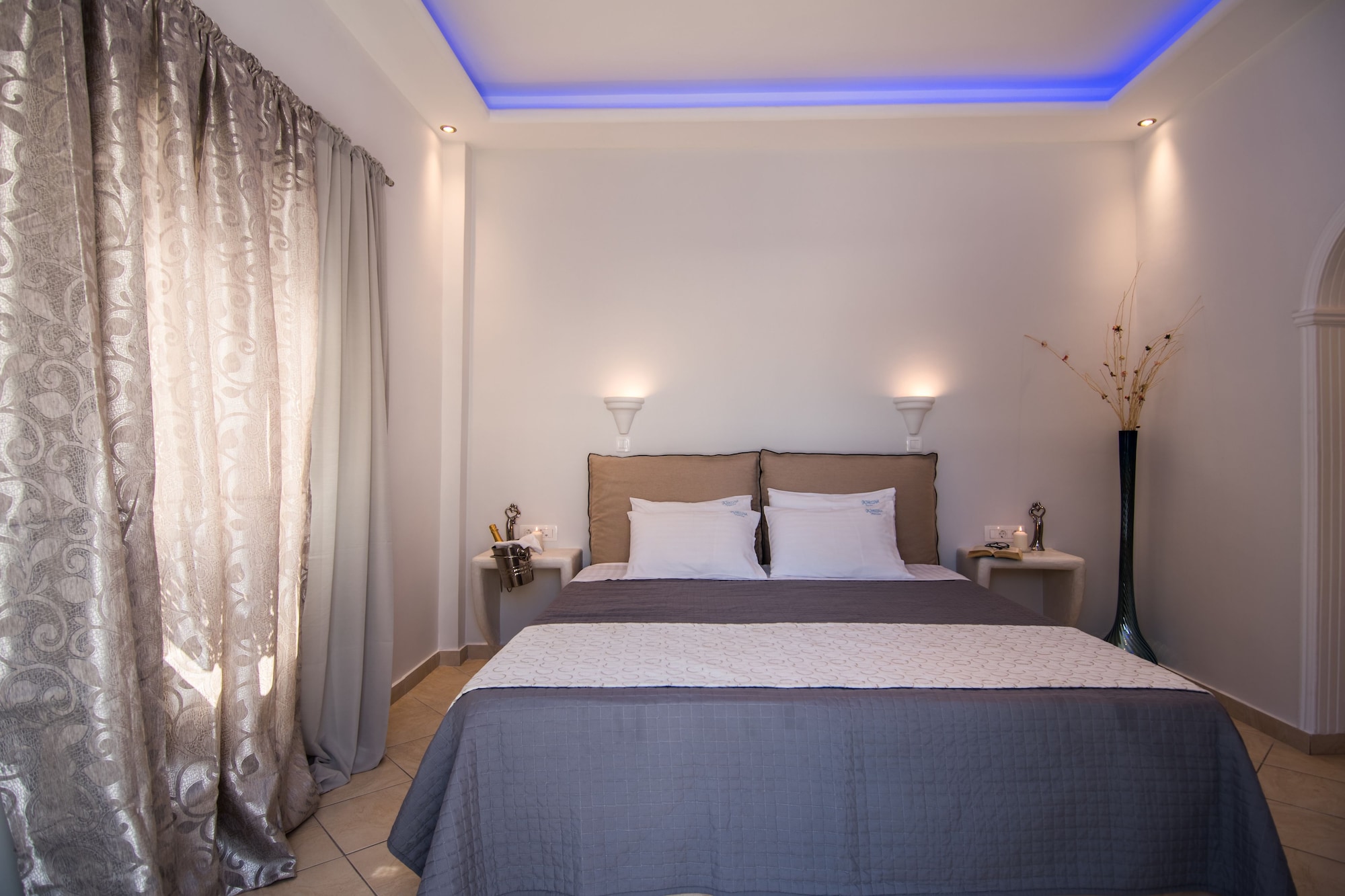 DELUXE, DOUBLE BED, GARDEN VIEW