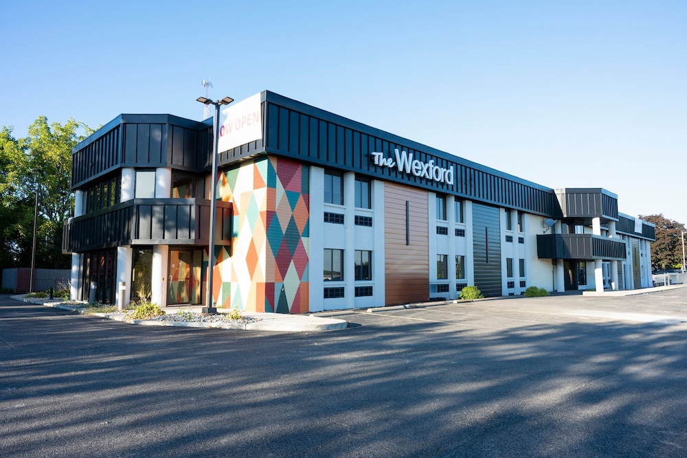 Econo Lodge Wexford 4/16