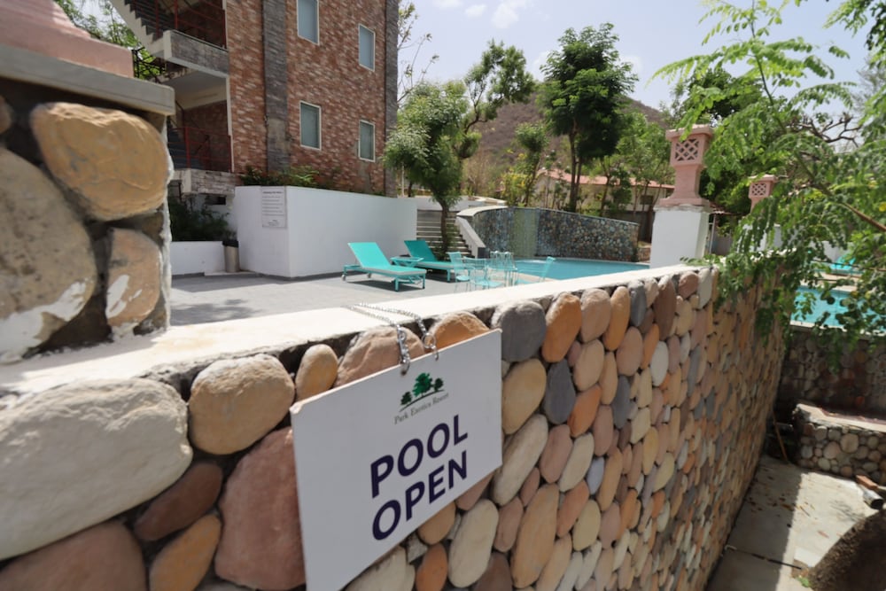 Park Exotica Resort 12/50
