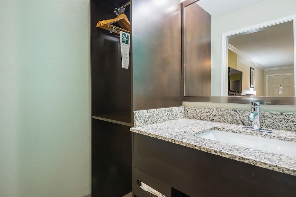 Quality Inn Deridder, LA 20/38