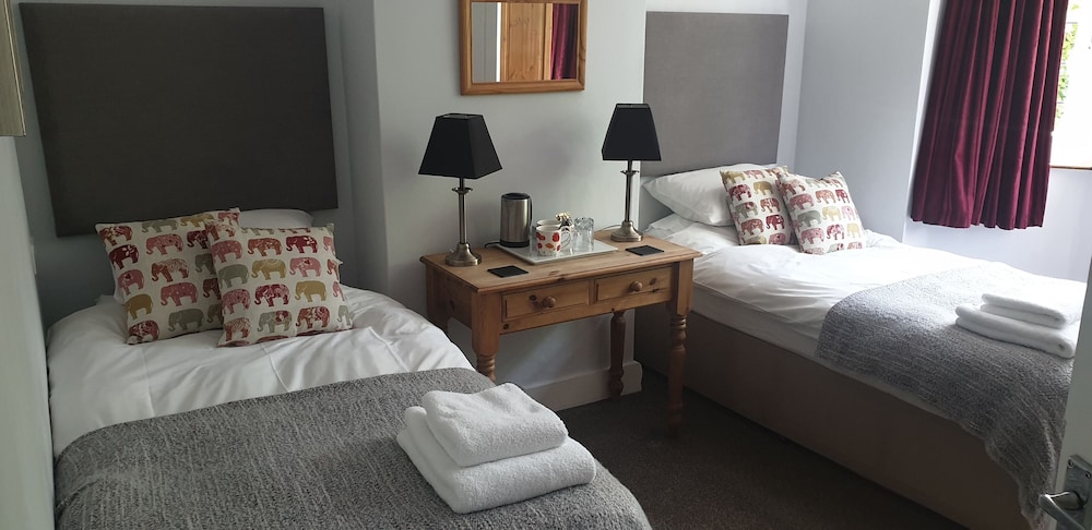 Avonlea Guest House 50/66