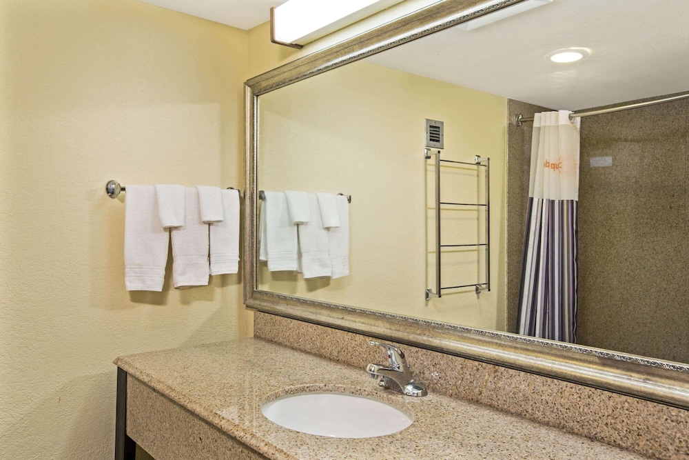 La Quinta Inn Suites Salina 22/57