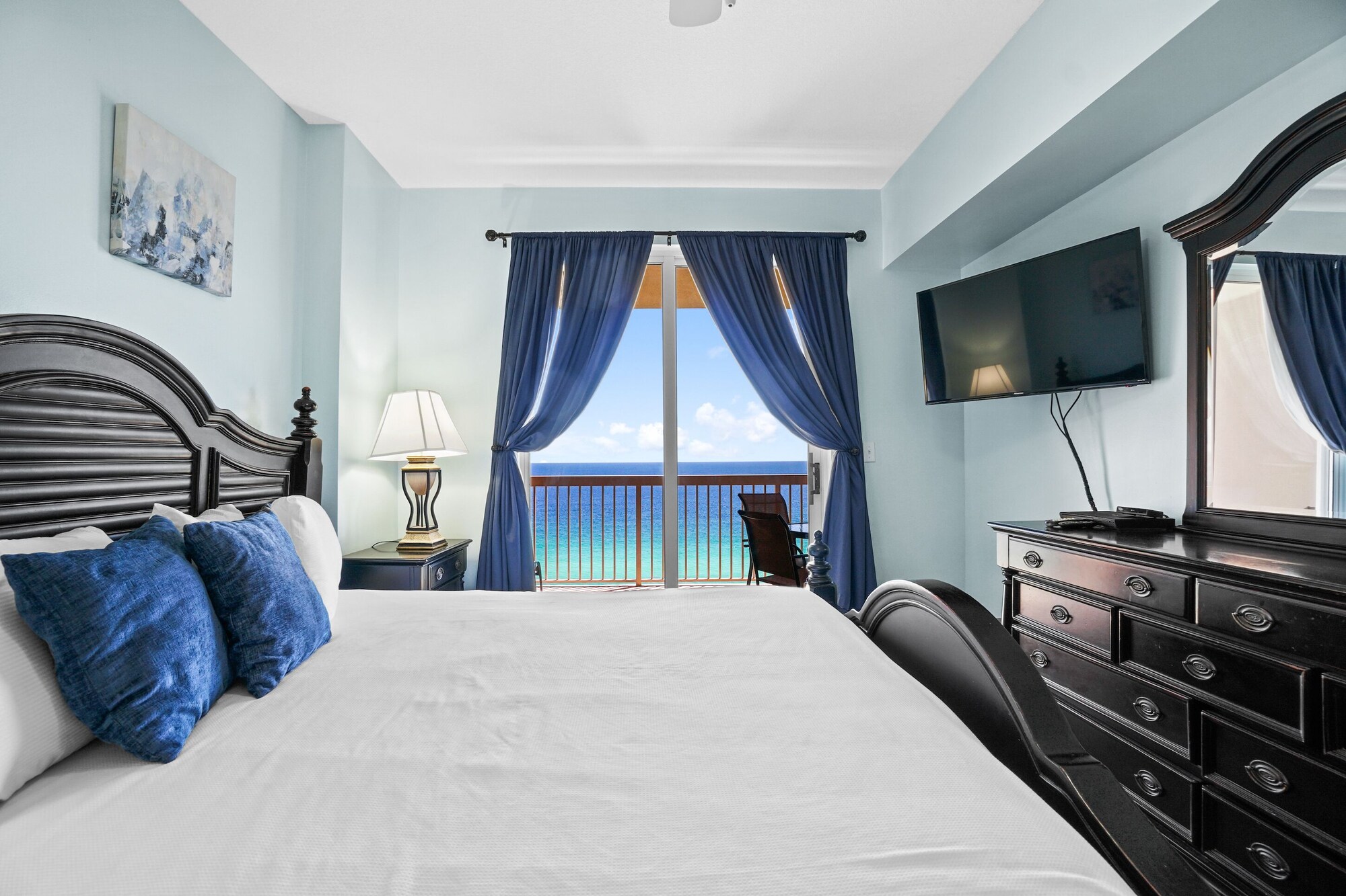 3 Bedrooms, Condo, 1 King and 2 Queen Beds, Beach Front