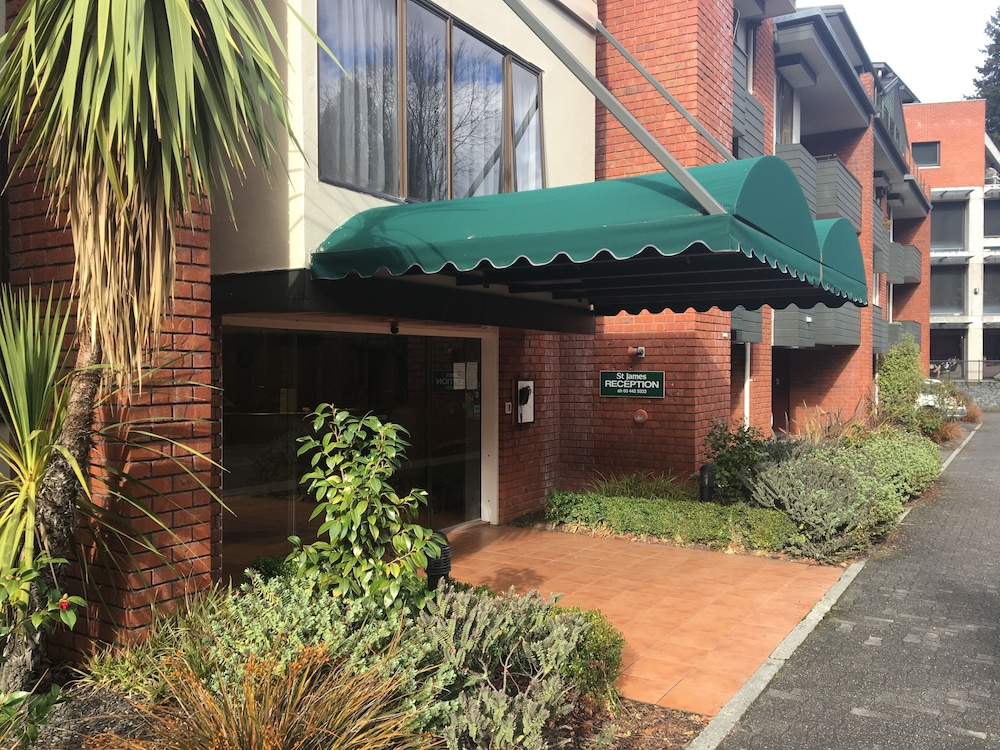 St James Apartments 63/71