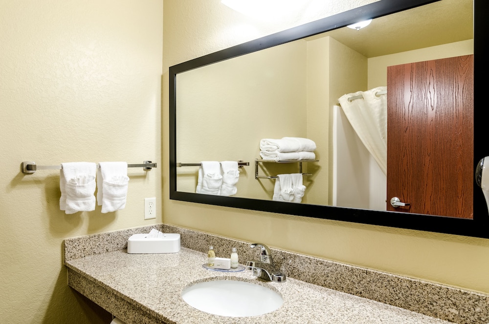 Cobblestone Hotel & Suites - Jefferson 9/39
