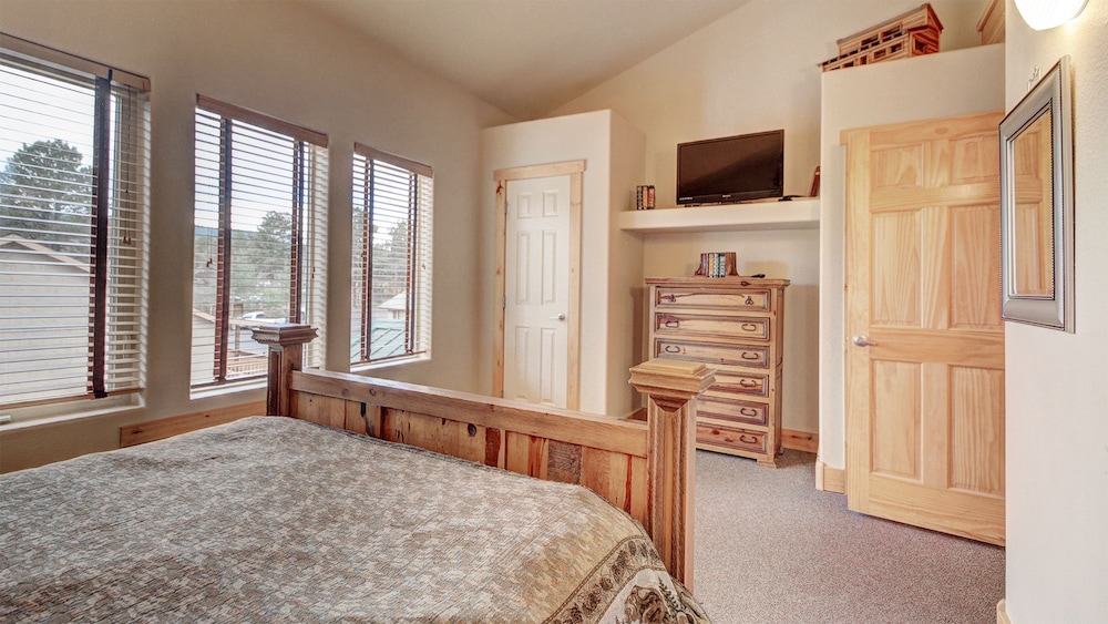 Eagle Fire Lodge Cabins 49/75