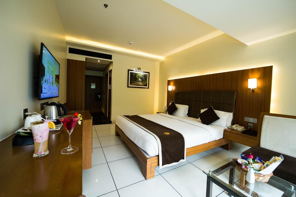 THE GOLD BEACH RESORT 9/41