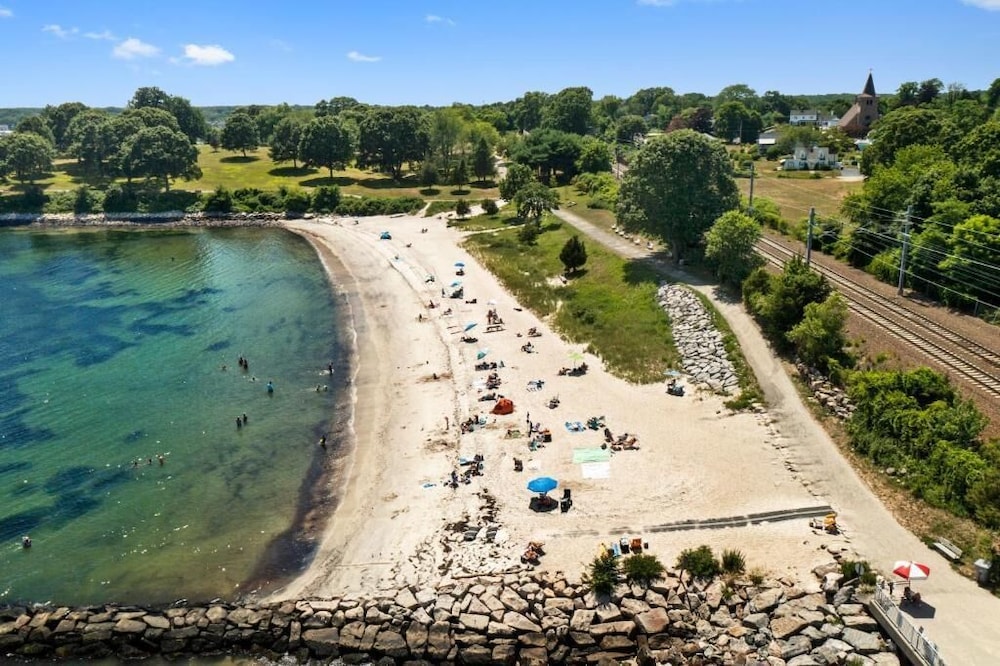 The Niantic Inn 41/50