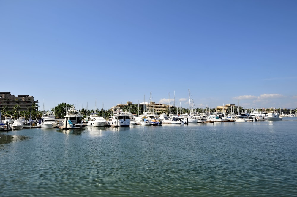 Hotel Boutique Marina Banderas 44/50