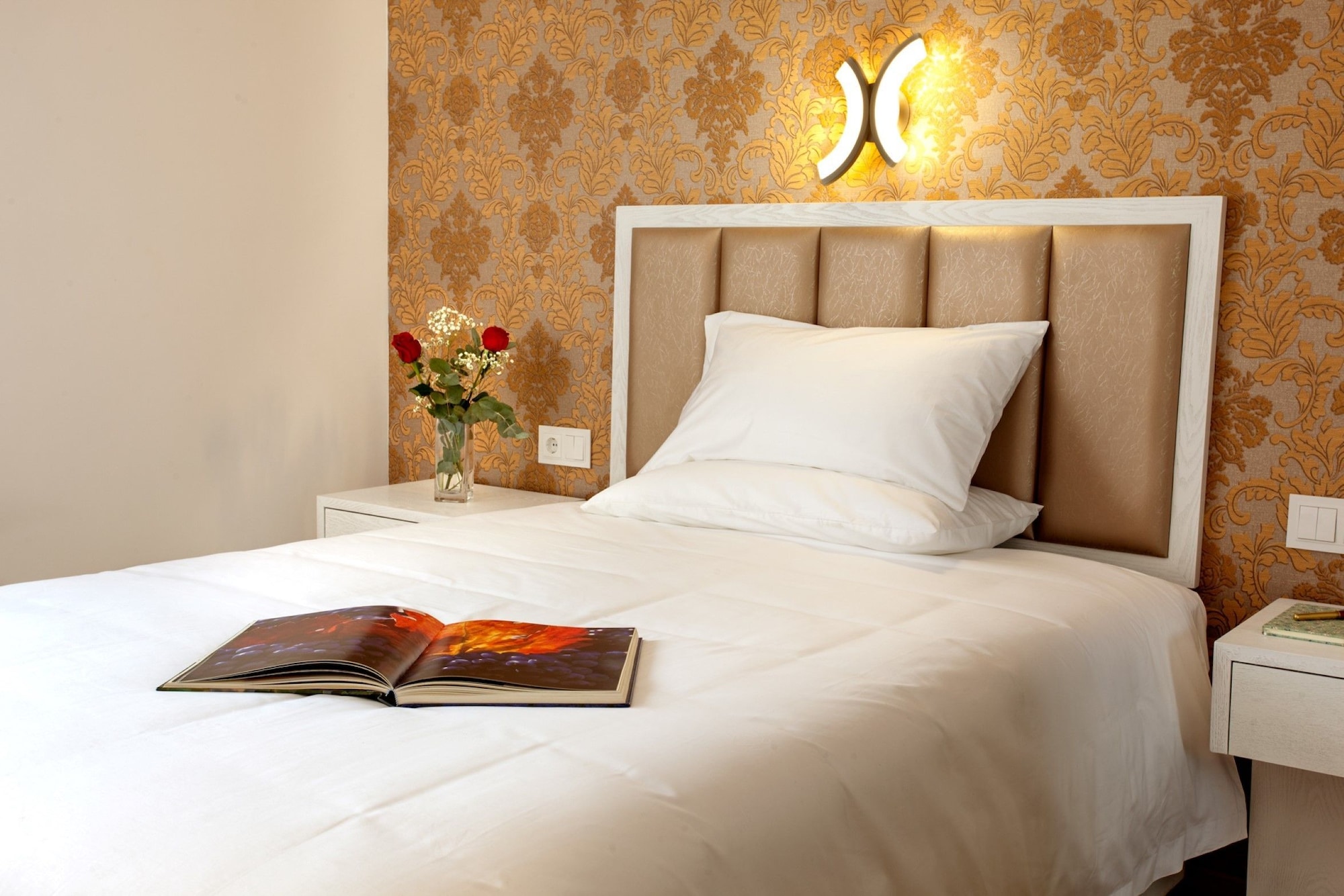 Room, Single, Double Bed