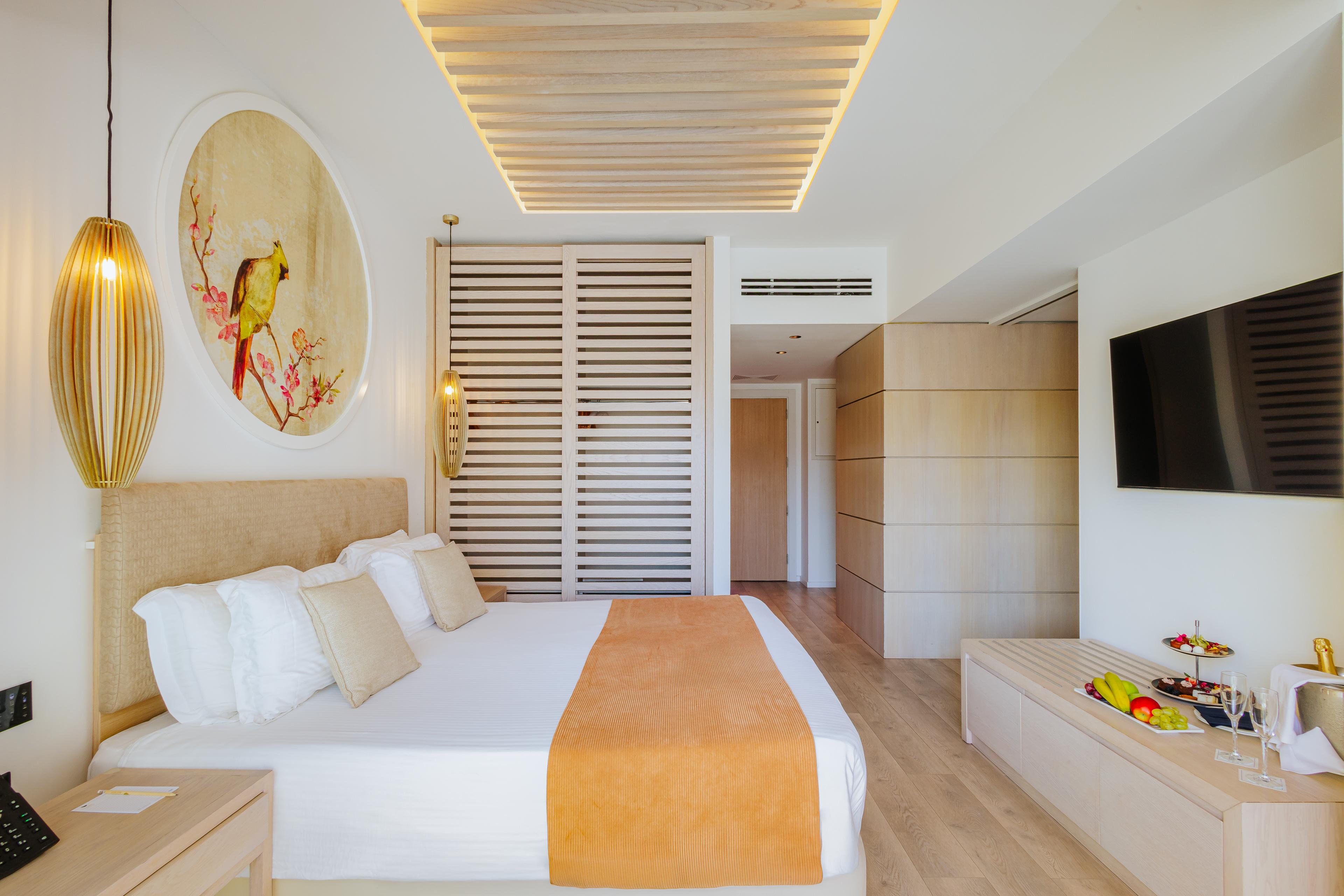 Premium, Suite, Side Sea View, Balcony