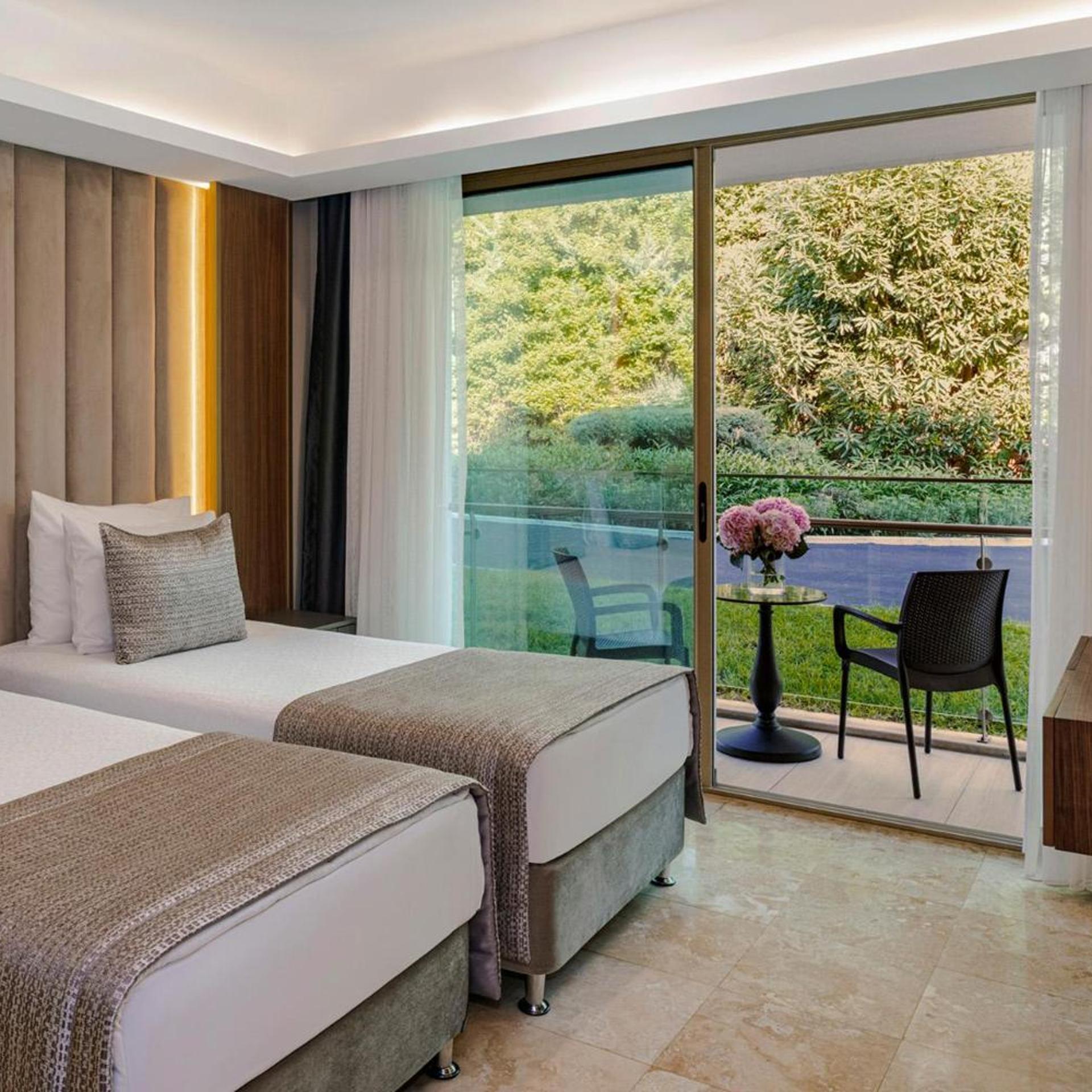 Garden, Standard, Twin Beds