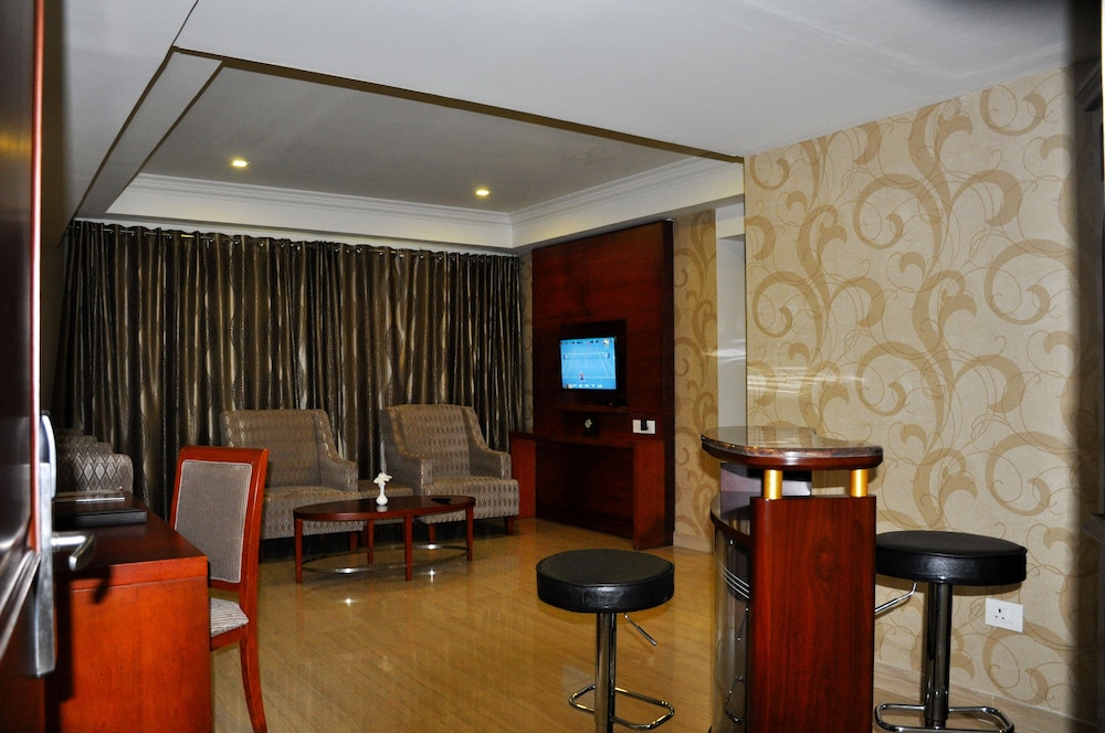 Lake Palace Hotel Trivandrum 32/44