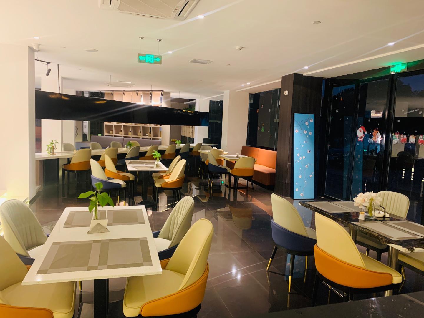 Magnolia Hotel (Yixing bus station store) 52/64