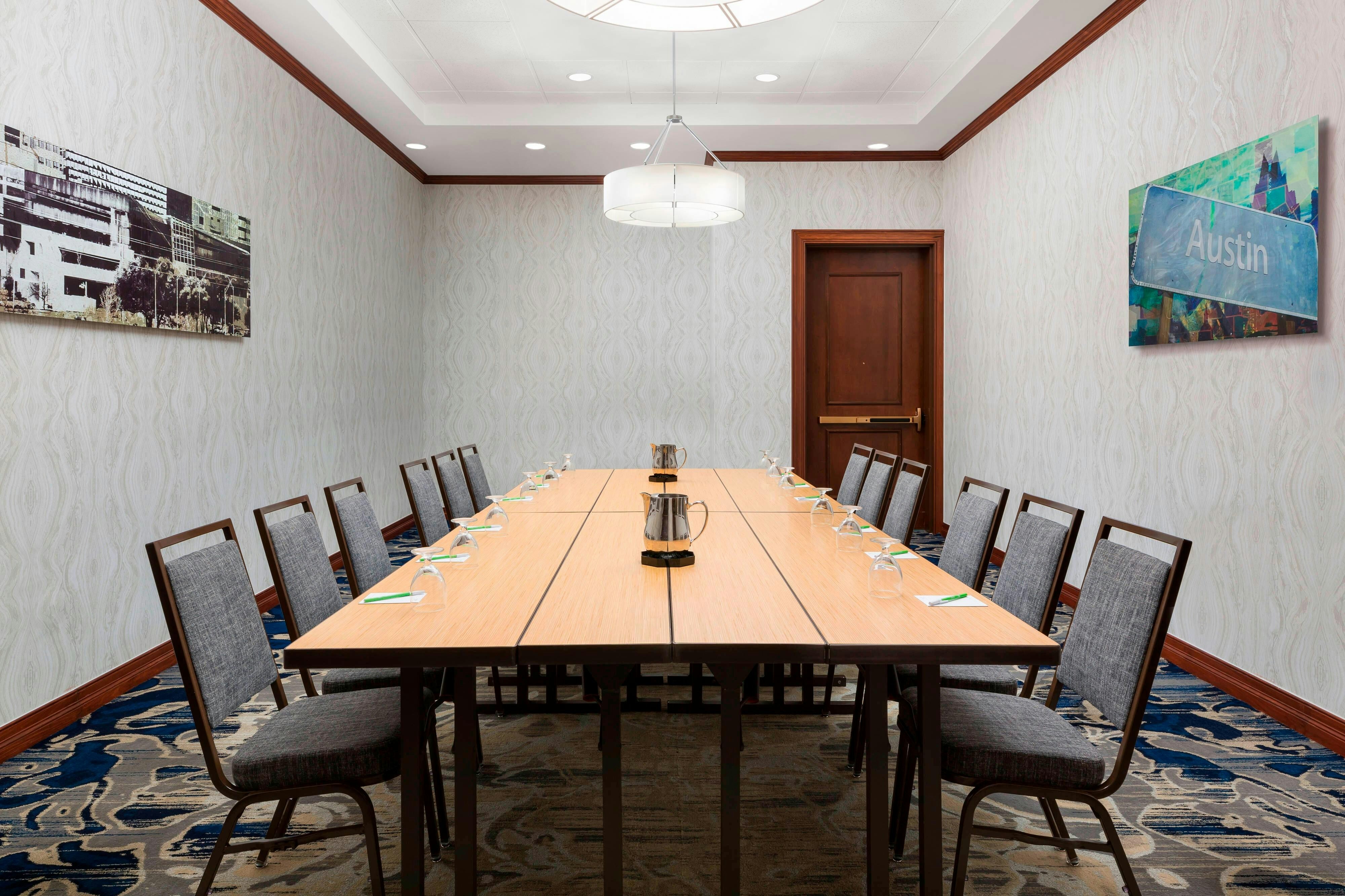 Courtyard By Marriott Austin Downtown Convention Center 22/25