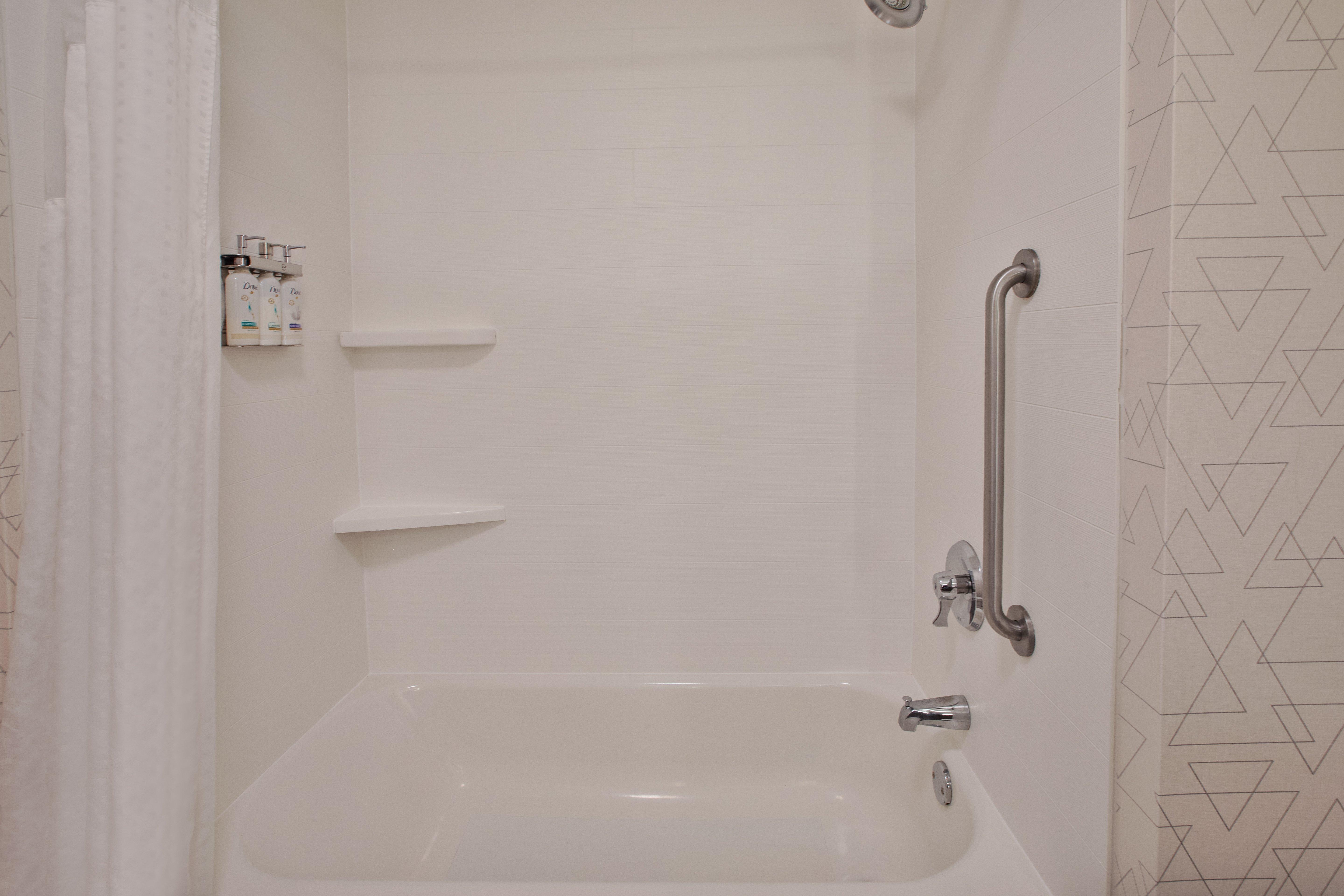 Room, King Bed, Holiday Inn Express Hotel And Suites Buffalo 5/5