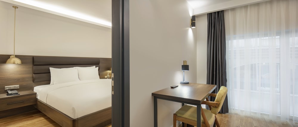 JUNIOR SUITE, STUDIO