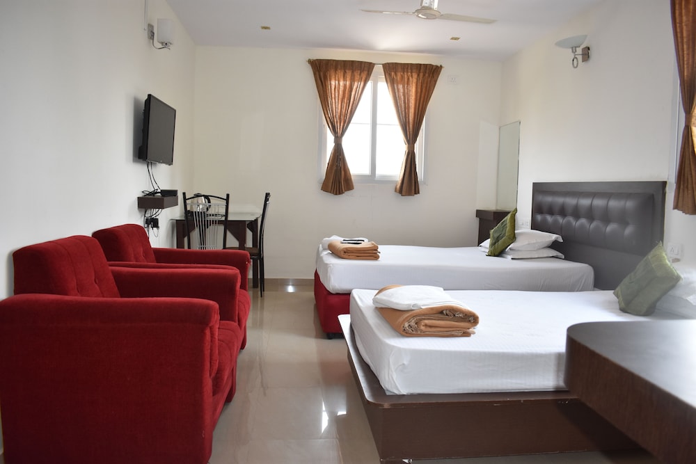 4 Seasons Suites 22/50