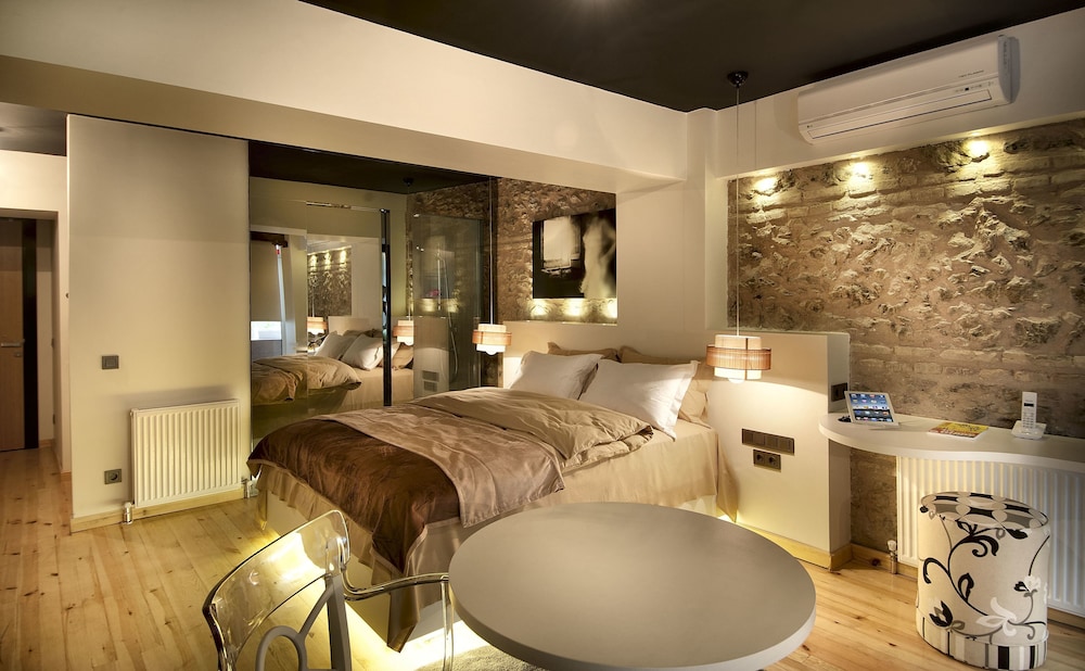 NURU ZIYA SUITES 51/82
