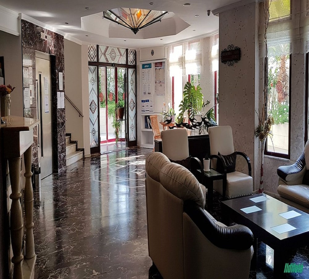 Azak Hotel 24/42