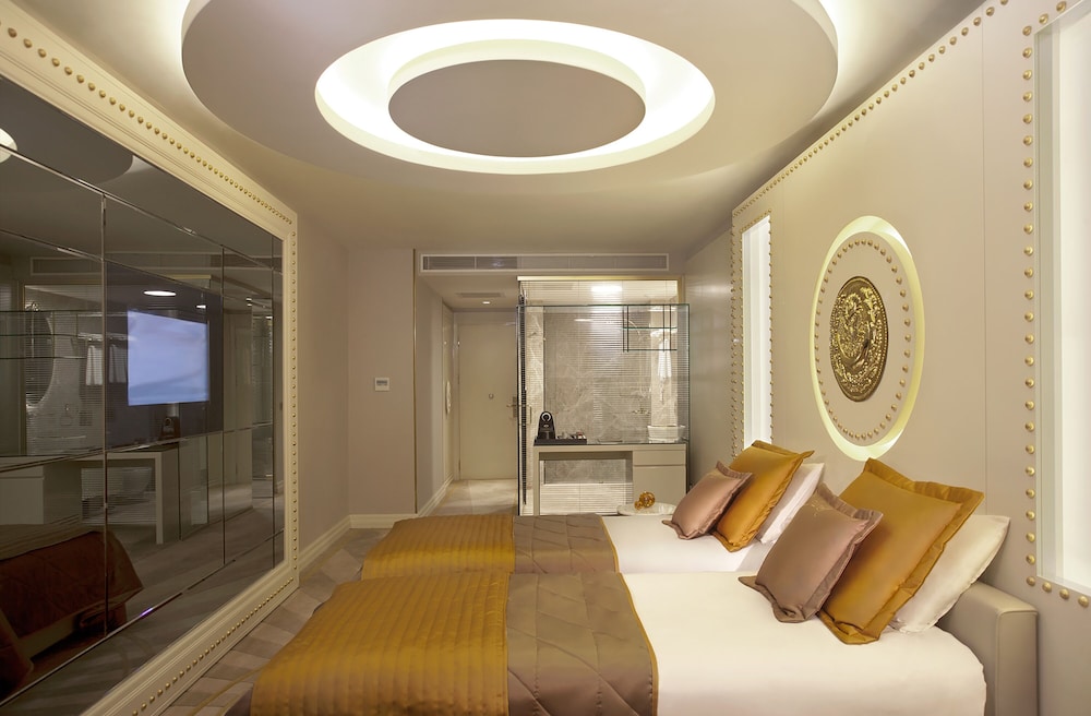 Sura Design Hotel & Suites 48/68