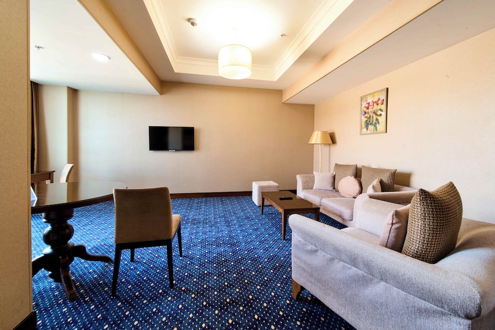 Parkside Hotel Apartments 34/44