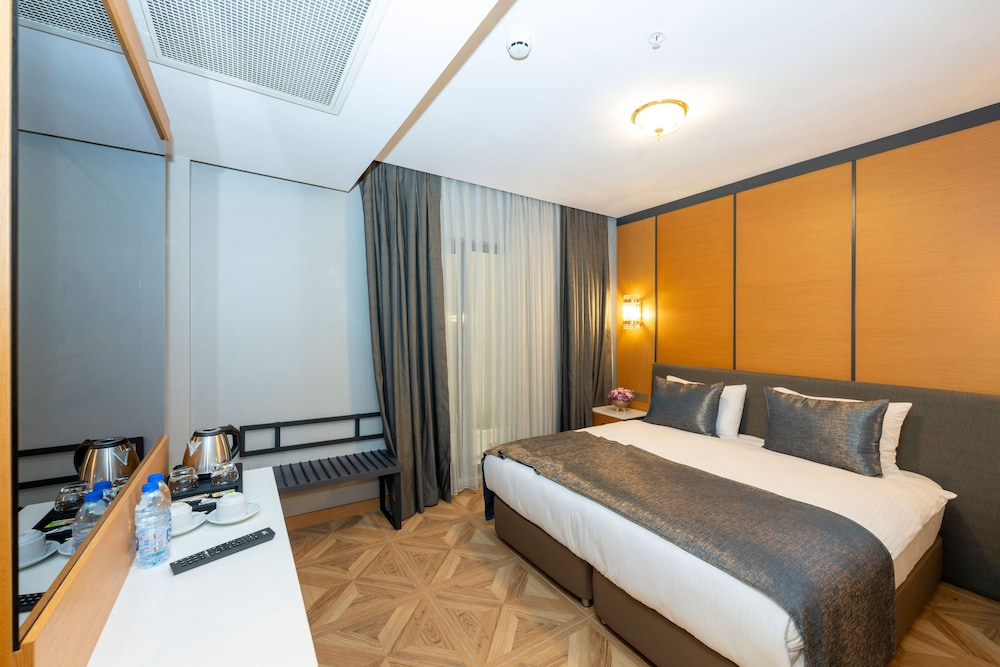 Freya Hotel 28/68