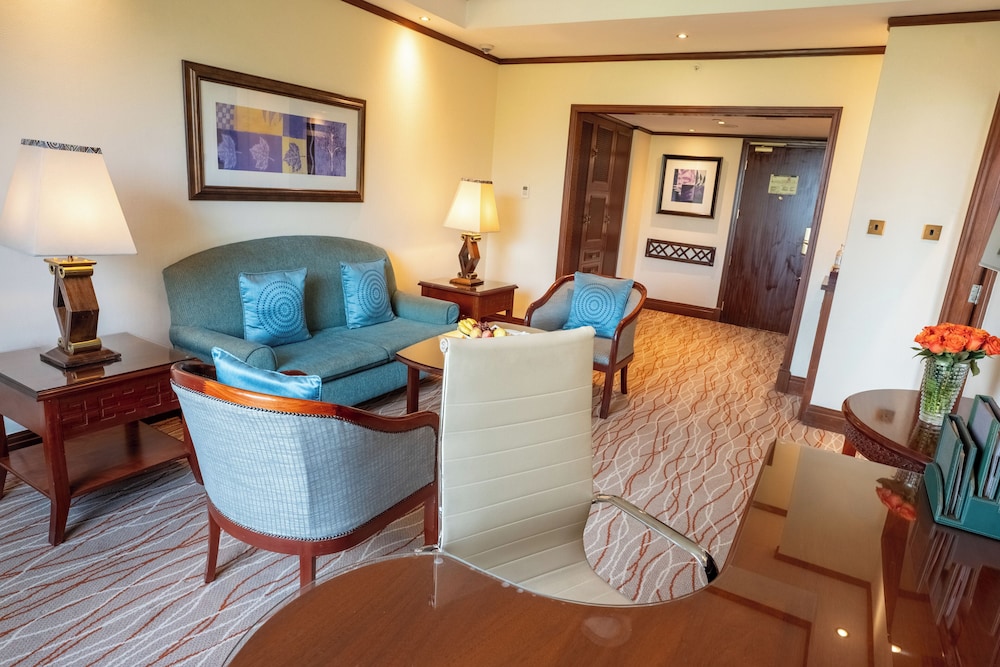 Nairobi Serena Hotel 56/82