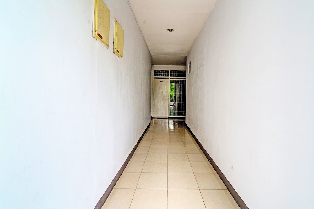 Super OYO Collection O 92277 Setra Priangan Guest House 6/39