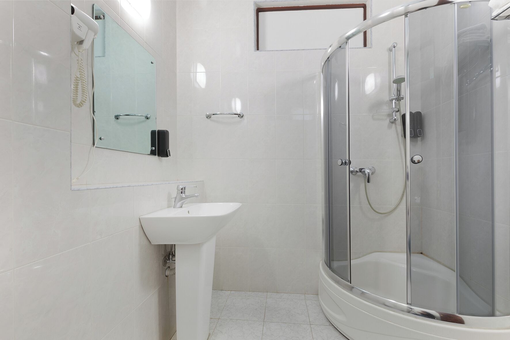 DELUXE, STUDIO, SUITE