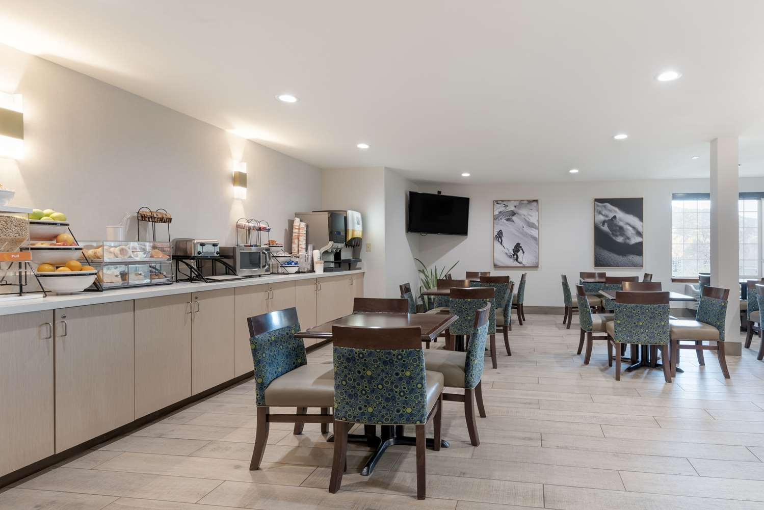 Comfort Inn & Suites Carbondale on the Roaring Fork 32/60