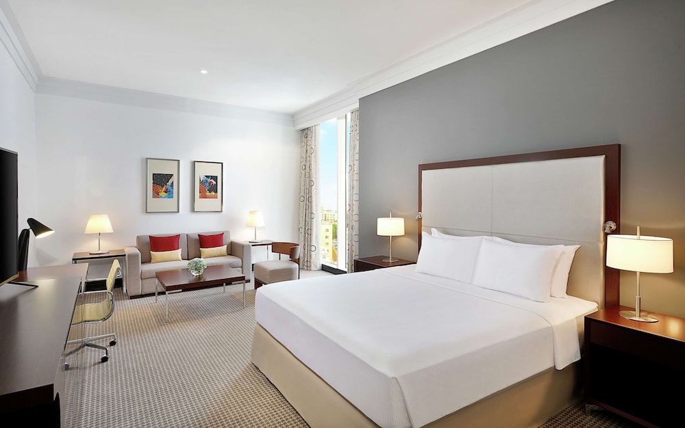 JUNIOR SUITE, KING BED
