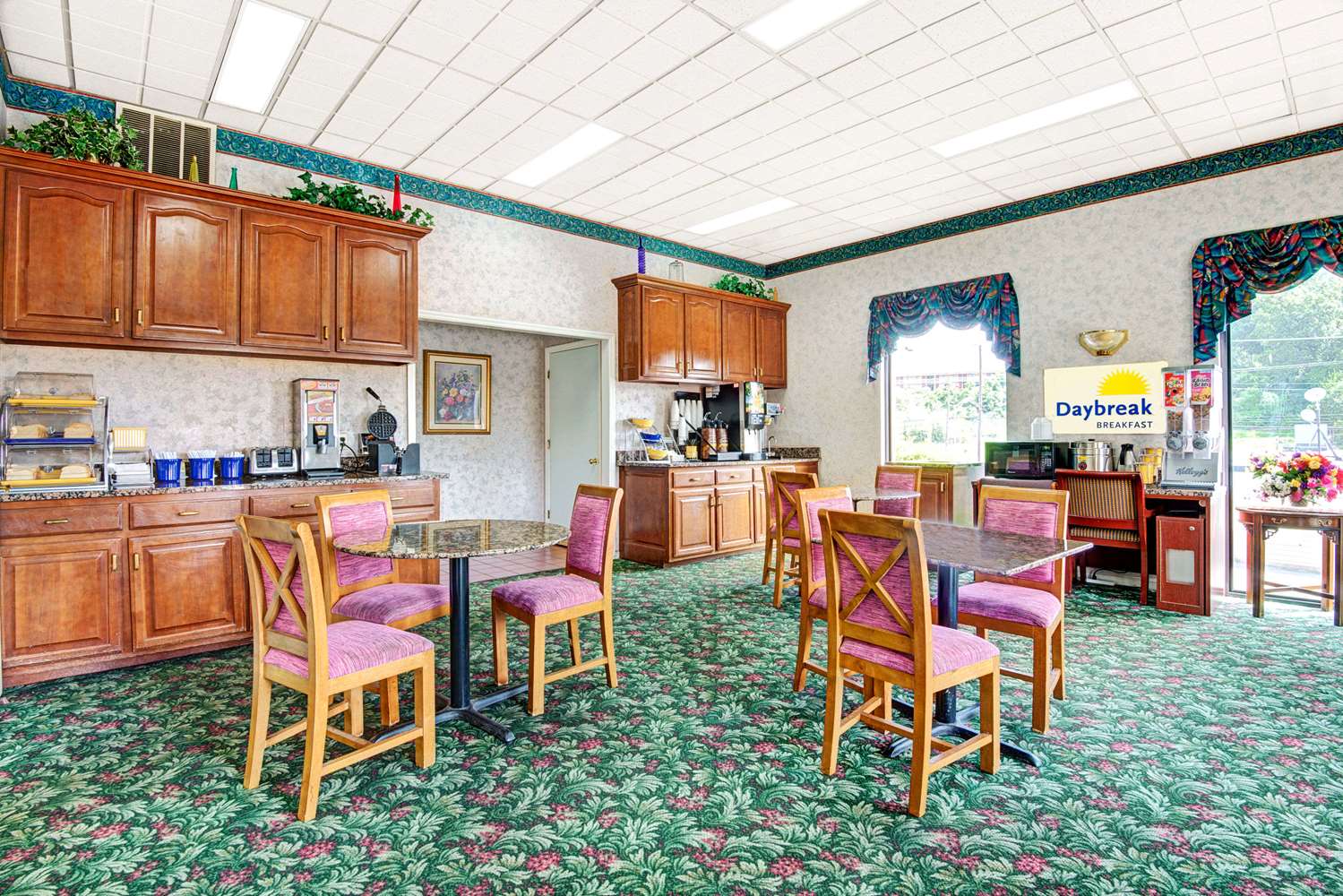 Super 8 by Wyndham Nashville Near Downtown / I-40 5/10