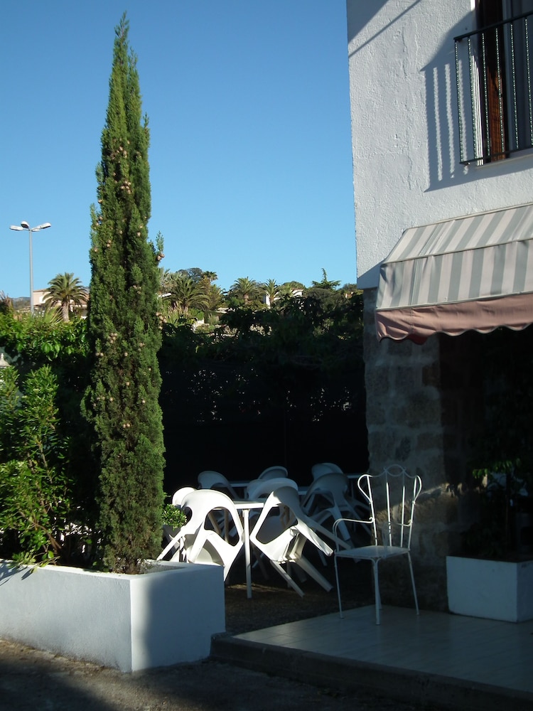 Hôtel De Porticcio 48/65