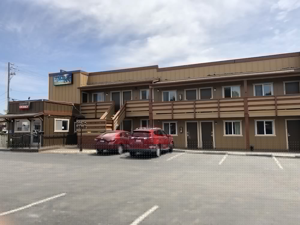 Pacific Inn 33/42