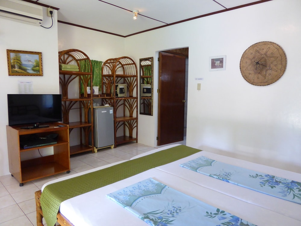 Marcosas Cottages Resort 15/68