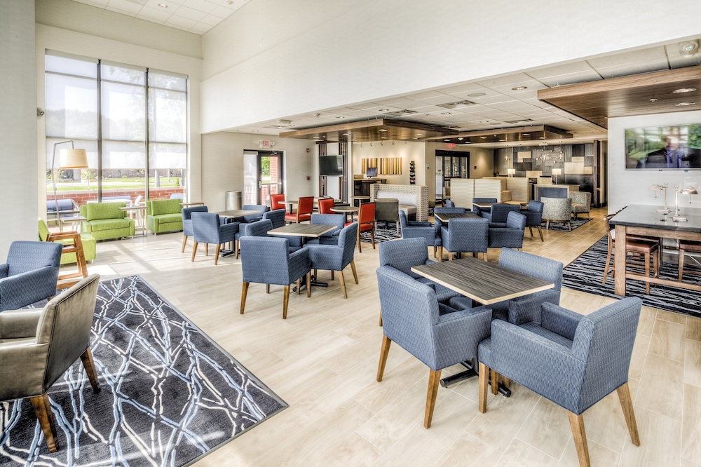 Holiday Inn Express And Suites Cleveland West Westlake 49/54