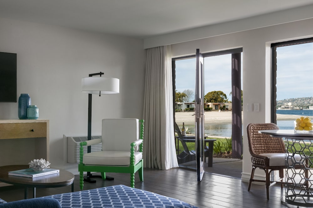 Paradise Point Resort and Spa 29/34